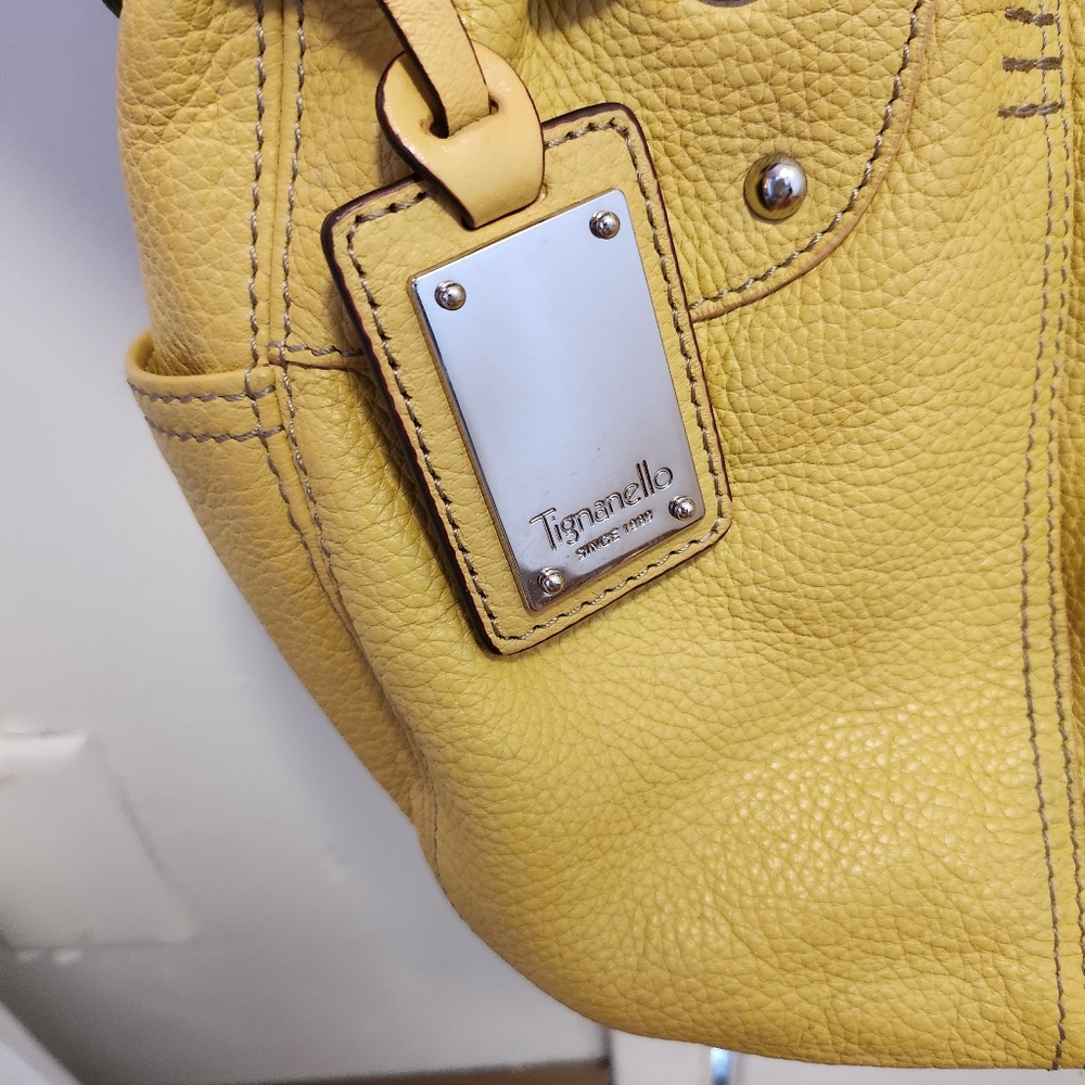 **TIGNANELLO** yellow leather shoulder bag with built-in wallet. - Picture 5 of 14